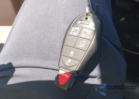 2014 Chrysler Town & Country Touring из США, поврежденный, VIN 2C4RC1BG2ER348099